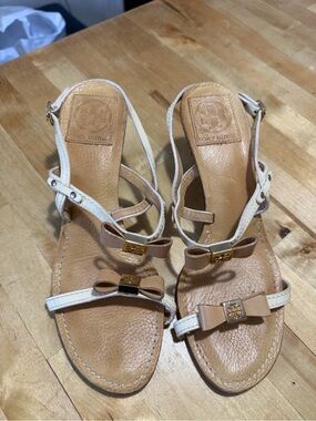 Tory Burch Two-Tone Tan and White Bow Leather Slingback Sandals